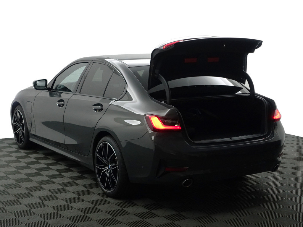
BMW 3-serie 330e eDrive M Sport Aut- Harman Kardon, CarPlay, 360 Camera, Sport Leder Interieur, Virtual Cockpit, Xenon Led vol									
