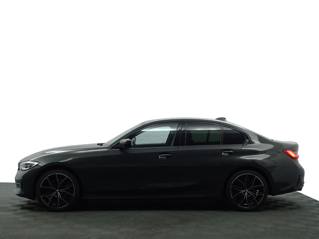
BMW 3-serie 330e eDrive M Sport Aut- Harman Kardon, CarPlay, 360 Camera, Sport Leder Interieur, Virtual Cockpit, Xenon Led vol									