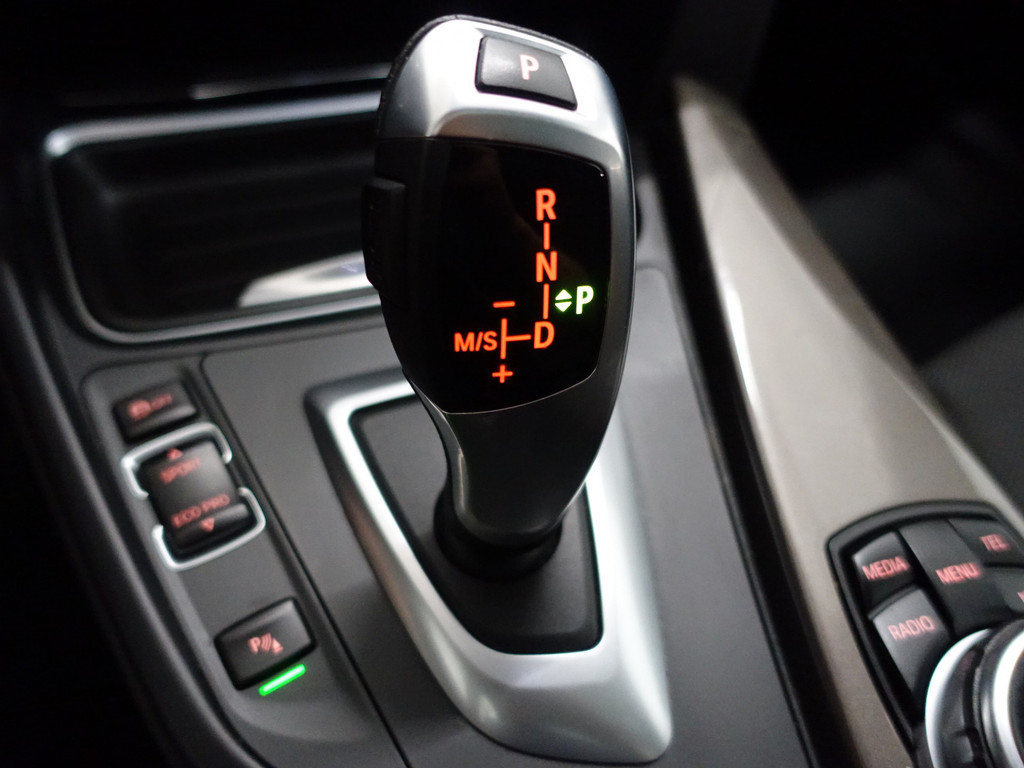 
BMW 3-serie Gran Turismo 328i M-Sport Black Performance Aut- Head Up, Panodak, Xenon Led, Leder, Navi vol									