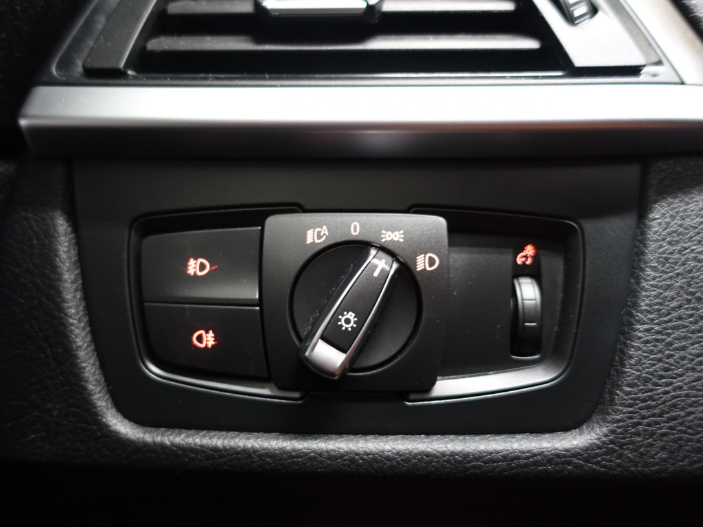 
BMW 3-serie Gran Turismo 328i M-Sport Black Performance Aut- Head Up, Panodak, Xenon Led, Leder, Navi vol									