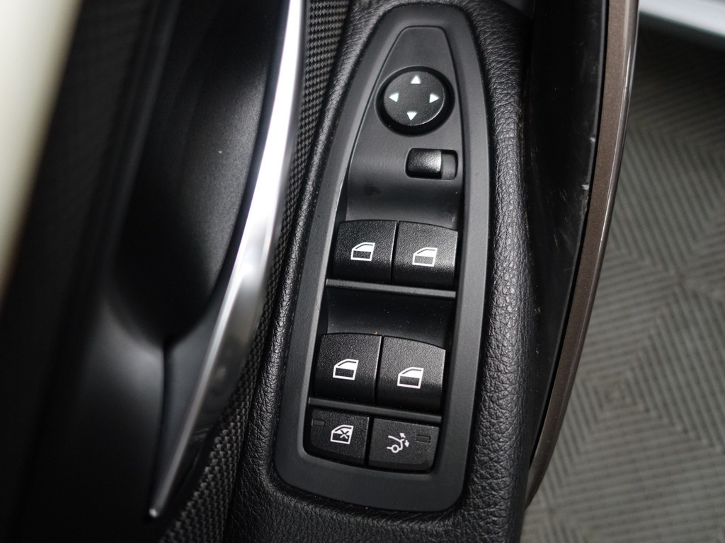 
BMW 3-serie Gran Turismo 328i M-Sport Black Performance Aut- Head Up, Panodak, Xenon Led, Leder, Navi vol									