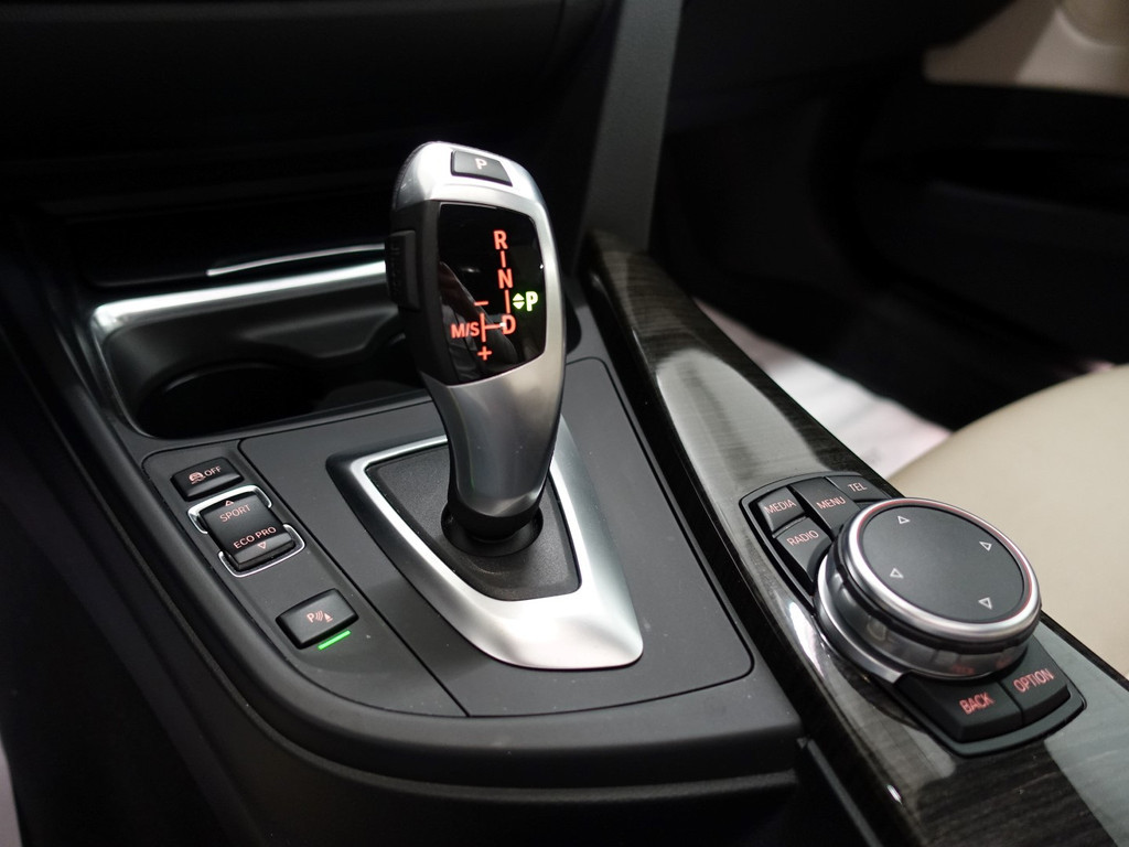 
BMW 3-serie Gran Turismo 320i M Sport Aut- Panoramadak, Sport Leder, Xenon Led, Head up, Memory vol									