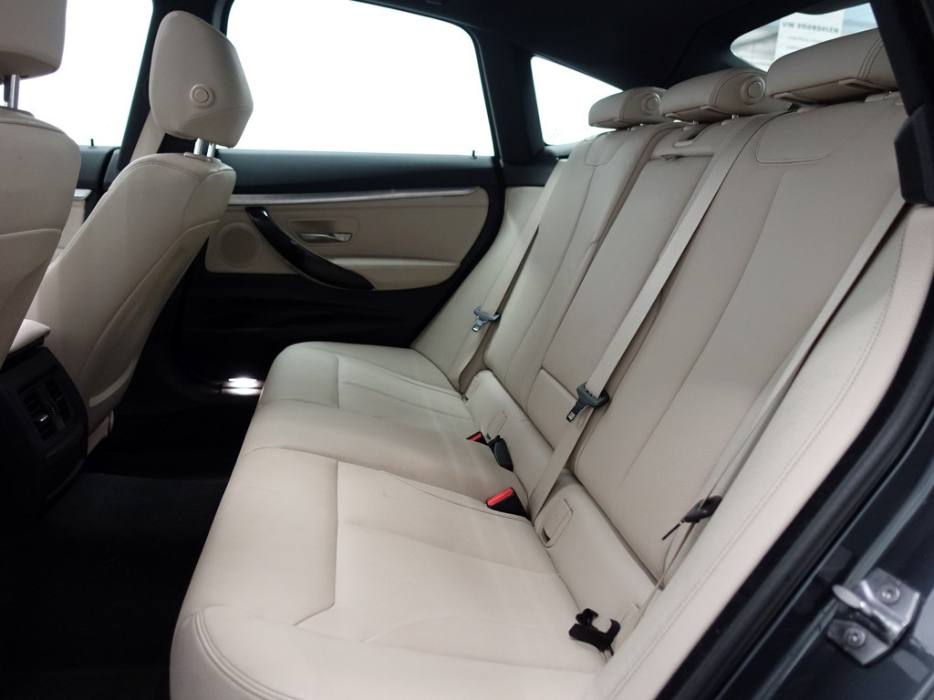 
BMW 3-serie Gran Turismo 320i M Sport Aut- Panoramadak, Sport Leder, Xenon Led, Head up, Memory vol									