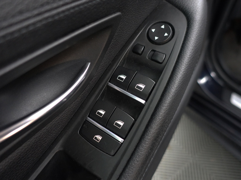 
								BMW 5 Serie Touring 520i 184Pk M Sport Aut- Panoramadak, Virtual Cockpit, Park Assist, Xenon Led, Navi vol									
