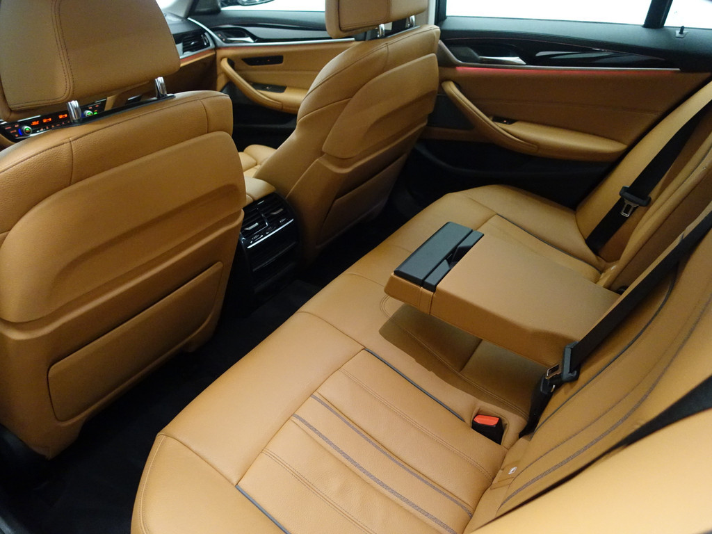 
BMW 5 Serie 530d M Sport Aut- Virtual Cockpit, Head up, Xenon Led, Memory, Harman Kardon vol									