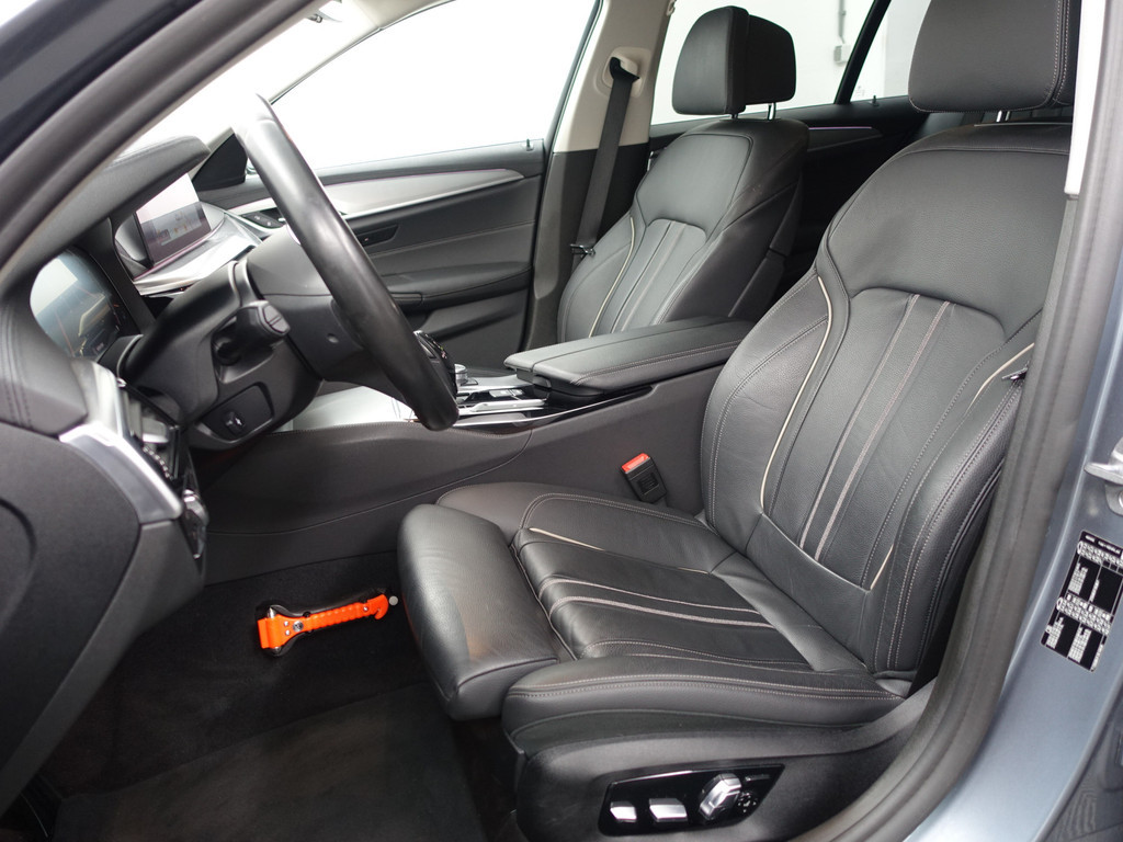 
								BMW 5 Serie 520i M Sport Individual Aut- Sfeerverlichting, Xenon Led, Memory Seats, Park Assist, Comfort Nappa Leder vol									