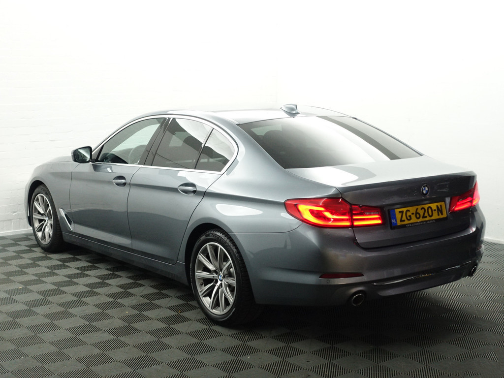 
								BMW 5 Serie 520i M Sport Individual Aut- Sfeerverlichting, Xenon Led, Memory Seats, Park Assist, Comfort Nappa Leder vol									