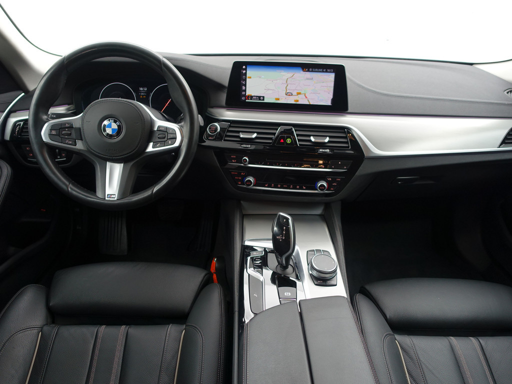 
								BMW 5 Serie 520i M Sport Individual Aut- Sfeerverlichting, Xenon Led, Memory Seats, Park Assist, Comfort Nappa Leder vol									