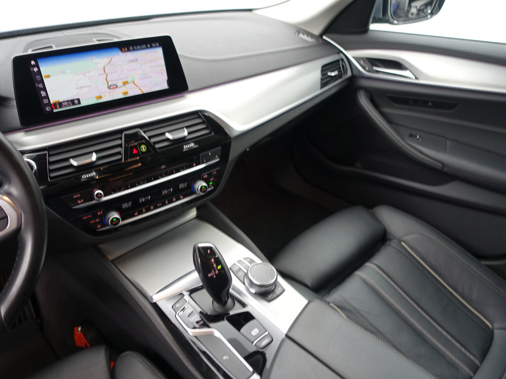 
								BMW 5 Serie 520i M Sport Individual Aut- Sfeerverlichting, Xenon Led, Memory Seats, Park Assist, Comfort Nappa Leder vol									