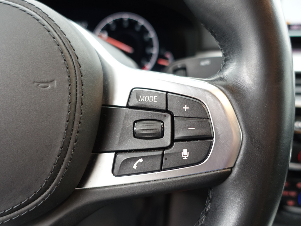 
								BMW 5 Serie 520i M Sport Individual Aut- Sfeerverlichting, Xenon Led, Memory Seats, Park Assist, Comfort Nappa Leder vol									