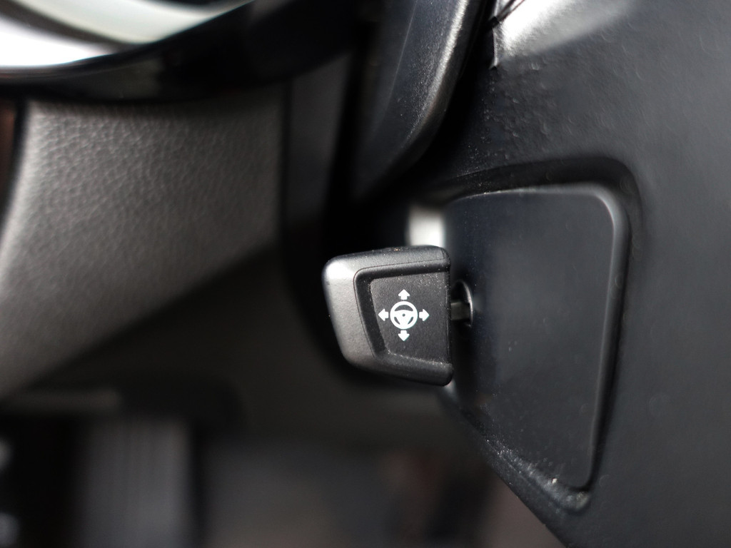 
								BMW 5 Serie 520i M Sport Individual Aut- Sfeerverlichting, Xenon Led, Memory Seats, Park Assist, Comfort Nappa Leder vol									