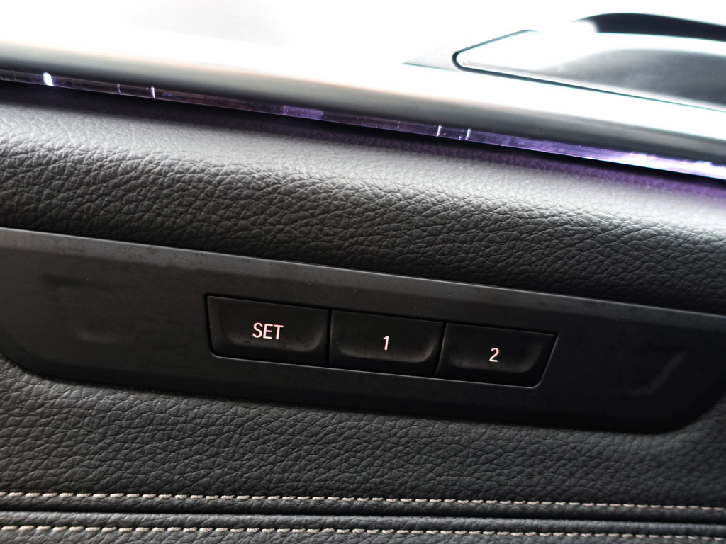 
								BMW 5 Serie 520i M Sport Individual Aut- Sfeerverlichting, Xenon Led, Memory Seats, Park Assist, Comfort Nappa Leder vol									