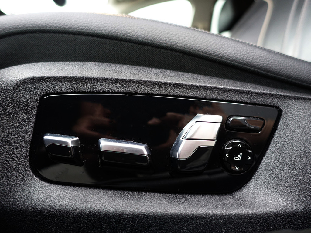 
								BMW 5 Serie 520i M Sport Individual Aut- Sfeerverlichting, Xenon Led, Memory Seats, Park Assist, Comfort Nappa Leder vol									