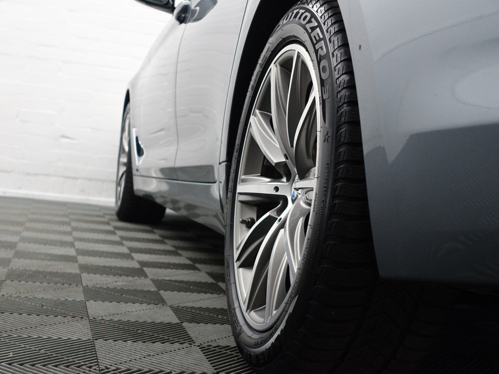 
								BMW 5 Serie 520i M Sport Individual Aut- Sfeerverlichting, Xenon Led, Memory Seats, Park Assist, Comfort Nappa Leder vol									
