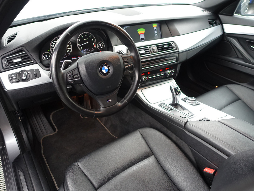 
BMW 5 Serie 520i M Sport Aut- Xenon Led, Stoelverwarming, Virtual Cockpit, Dynamic Select, Park Assist vol									
