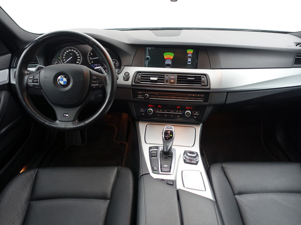 
BMW 5 Serie 520i M Sport Aut- Xenon Led, Stoelverwarming, Virtual Cockpit, Dynamic Select, Park Assist vol									
