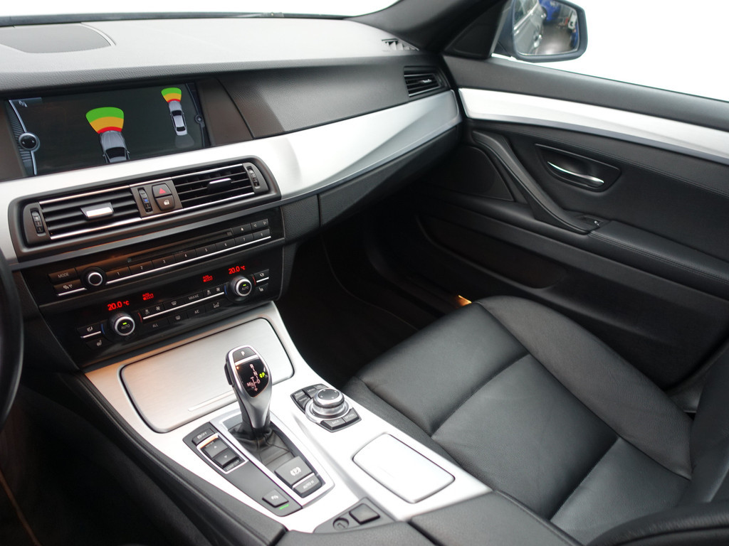 
BMW 5 Serie 520i M Sport Aut- Xenon Led, Stoelverwarming, Virtual Cockpit, Dynamic Select, Park Assist vol									