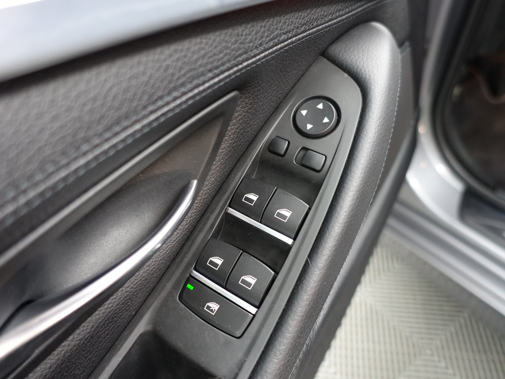 
BMW 5 Serie 520i M Sport Aut- Xenon Led, Stoelverwarming, Virtual Cockpit, Dynamic Select, Park Assist vol									