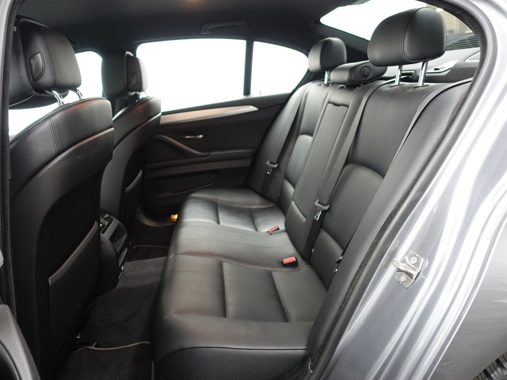 
BMW 5 Serie 520i M Sport Aut- Xenon Led, Stoelverwarming, Virtual Cockpit, Dynamic Select, Park Assist vol									