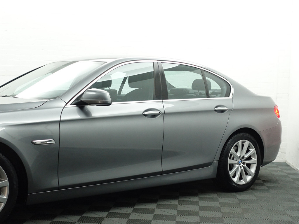 
BMW 5 Serie 520i M Sport Aut- Xenon Led, Stoelverwarming, Virtual Cockpit, Dynamic Select, Park Assist vol									
