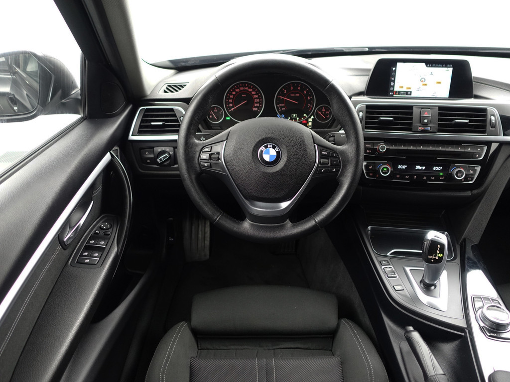 
BMW 3 Serie 318i High Executive Aut- Xenon Led, Sport Interieur, Standkachel, Sfeerverlichting, Park Assist vol									