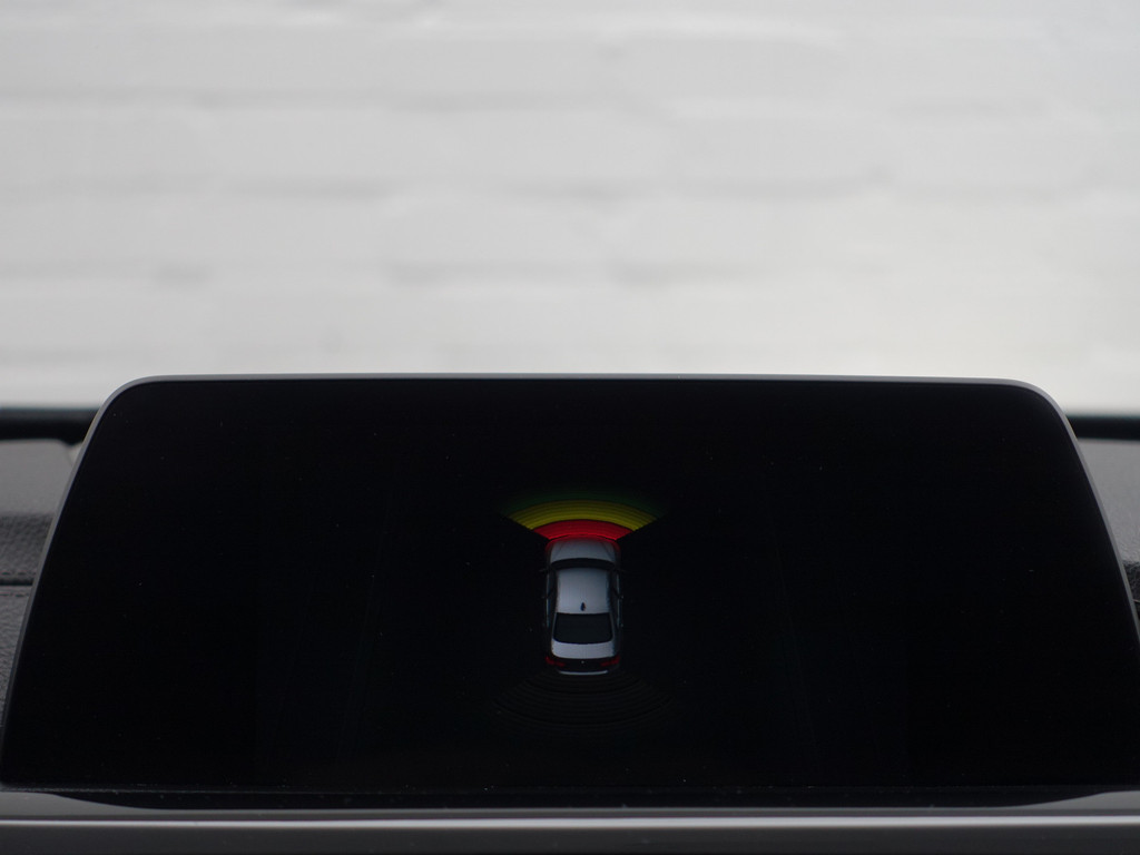 
BMW 3 Serie 318i High Executive Aut- Xenon Led, Sport Interieur, Standkachel, Sfeerverlichting, Park Assist vol									