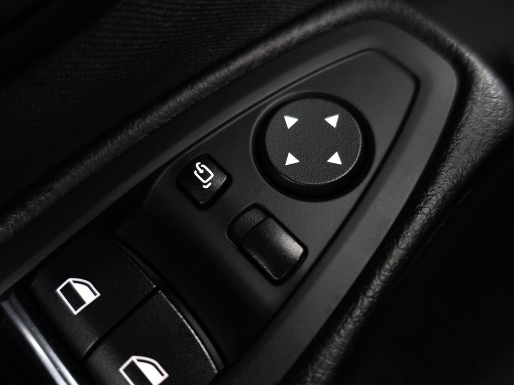 
BMW 3 Serie 318i High Executive Aut- Xenon Led, Sport Interieur, Standkachel, Sfeerverlichting, Park Assist vol									