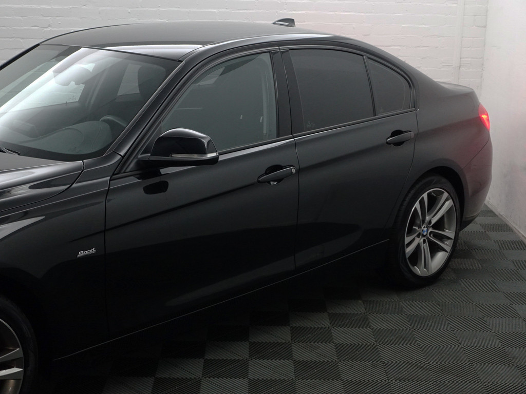 
BMW 3 Serie 318i High Executive Aut- Xenon Led, Sport Interieur, Standkachel, Sfeerverlichting, Park Assist vol									