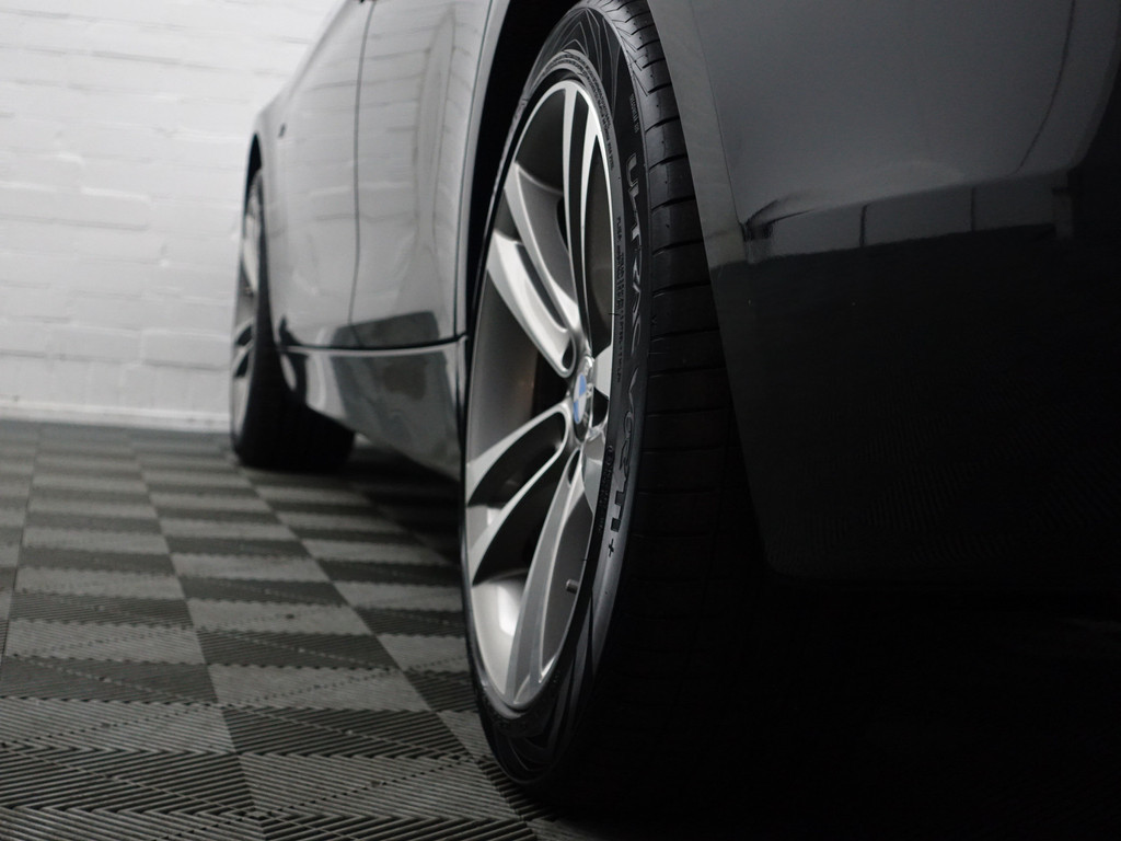 
BMW 3 Serie 318i High Executive Aut- Xenon Led, Sport Interieur, Standkachel, Sfeerverlichting, Park Assist vol									