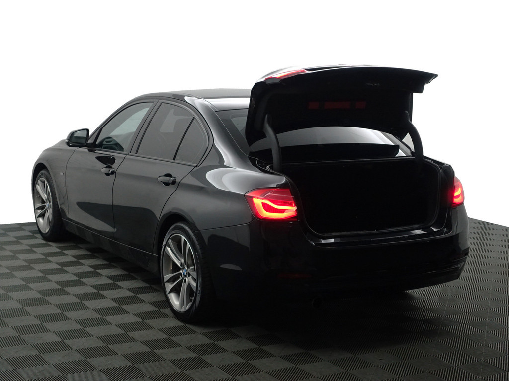 
BMW 3 Serie 318i High Executive Aut- Xenon Led, Sport Interieur, Standkachel, Sfeerverlichting, Park Assist vol									