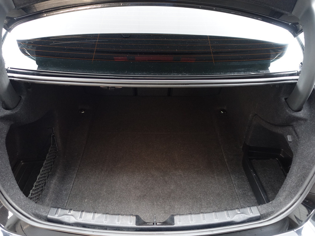 
BMW 3 Serie 318i High Executive Aut- Xenon Led, Sport Interieur, Standkachel, Sfeerverlichting, Park Assist vol									