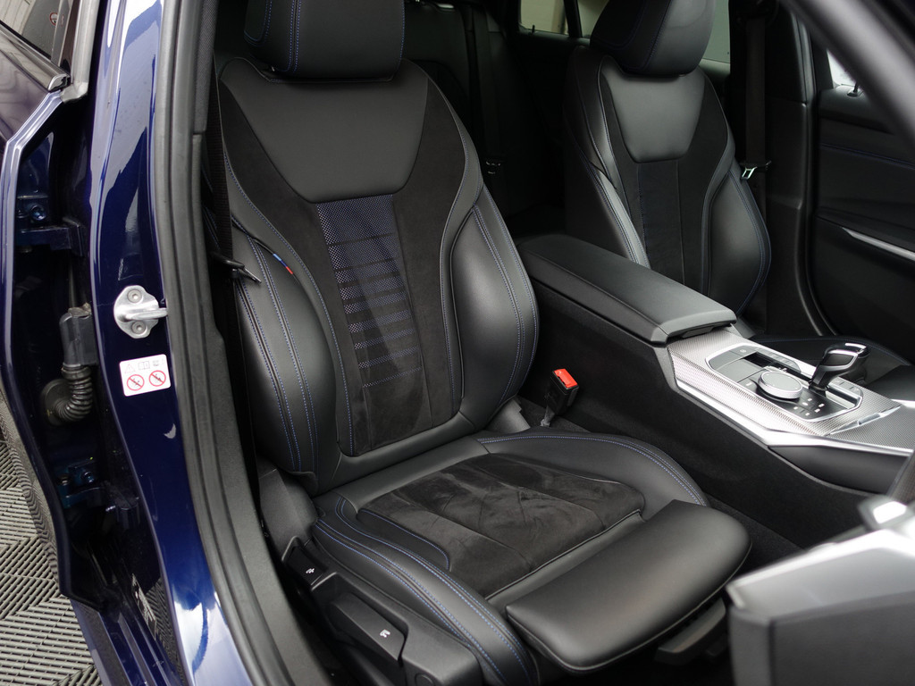 
BMW 3 Serie Touring 318i M Sport Aut- Sport Interieur, Carplay, Standkachel, Sfeerverlichting, Keyless, Ada Cruise vol									