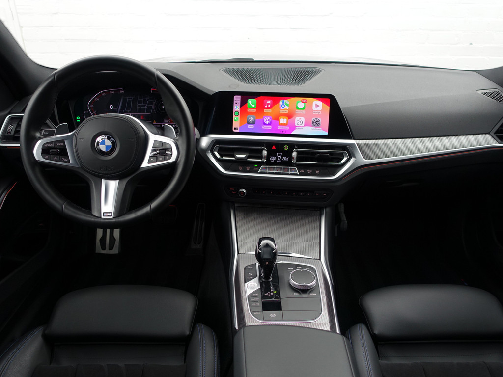 
BMW 3 Serie Touring 318i M Sport Aut- Sport Interieur, Carplay, Standkachel, Sfeerverlichting, Keyless, Ada Cruise vol									