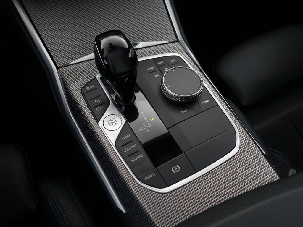 
BMW 3 Serie Touring 318i M Sport Aut- Sport Interieur, Carplay, Standkachel, Sfeerverlichting, Keyless, Ada Cruise vol									