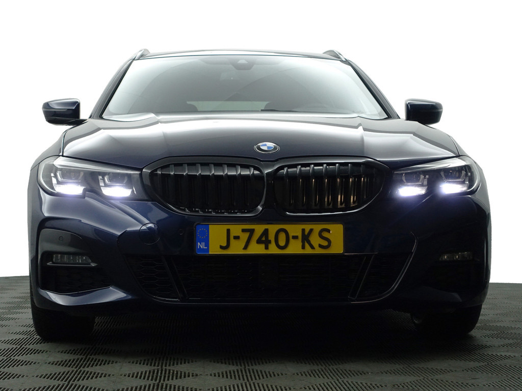 
BMW 3 Serie Touring 318i M Sport Aut- Sport Interieur, Carplay, Standkachel, Sfeerverlichting, Keyless, Ada Cruise vol									