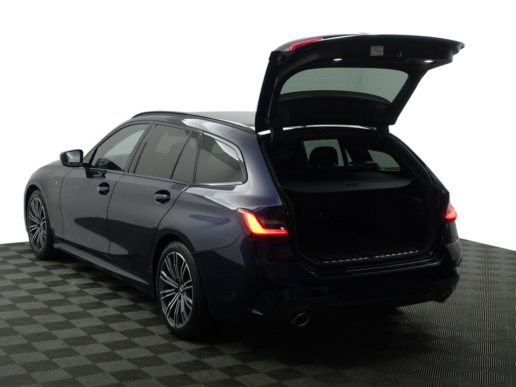 
BMW 3 Serie Touring 318i M Sport Aut- Sport Interieur, Carplay, Standkachel, Sfeerverlichting, Keyless, Ada Cruise vol									