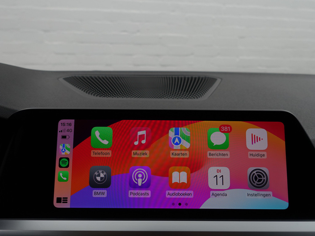 
BMW 3 Serie Touring 320i M Sport Shadowline Aut- Panodak, Xenon Led, CarPlay, Sfeerverlichting, Keyless, Standkachel vol									