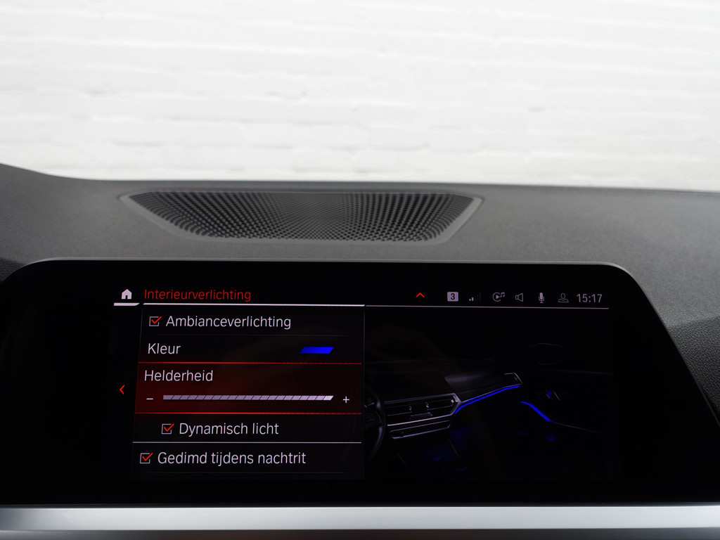 
BMW 3 Serie Touring 320i M Sport Shadowline Aut- Panodak, Xenon Led, CarPlay, Sfeerverlichting, Keyless, Standkachel vol									