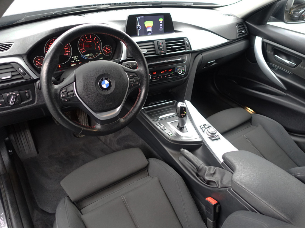 
								BMW 3-serie 320i M Sport Aut- Xenon Led, Park Assist, Sfeerverlichting, Stoelverwarming, Sport Interieur vol									