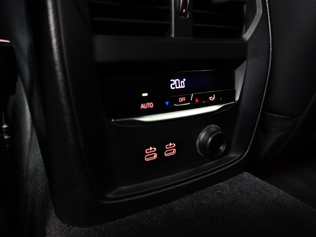 
BMW 3 Serie Touring 318i M Sport Aut- Sport Interieur, Carplay, Standkachel, Sfeerverlichting, Keyless, Ada Cruise vol									