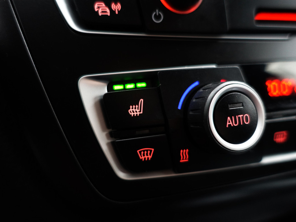 
BMW 3-serie 320d M Sport Aut- Schuifdak, Xenon Led, Sport Interieur, Stoelverwarming, Park Assist, Dynamic Select vol									