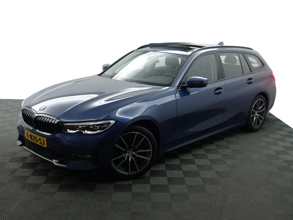 
BMW 3 Serie Touring 320i M Sport Shadowline Aut- Panodak, Xenon Led, CarPlay, Sfeerverlichting, Keyless, Standkachel vol									