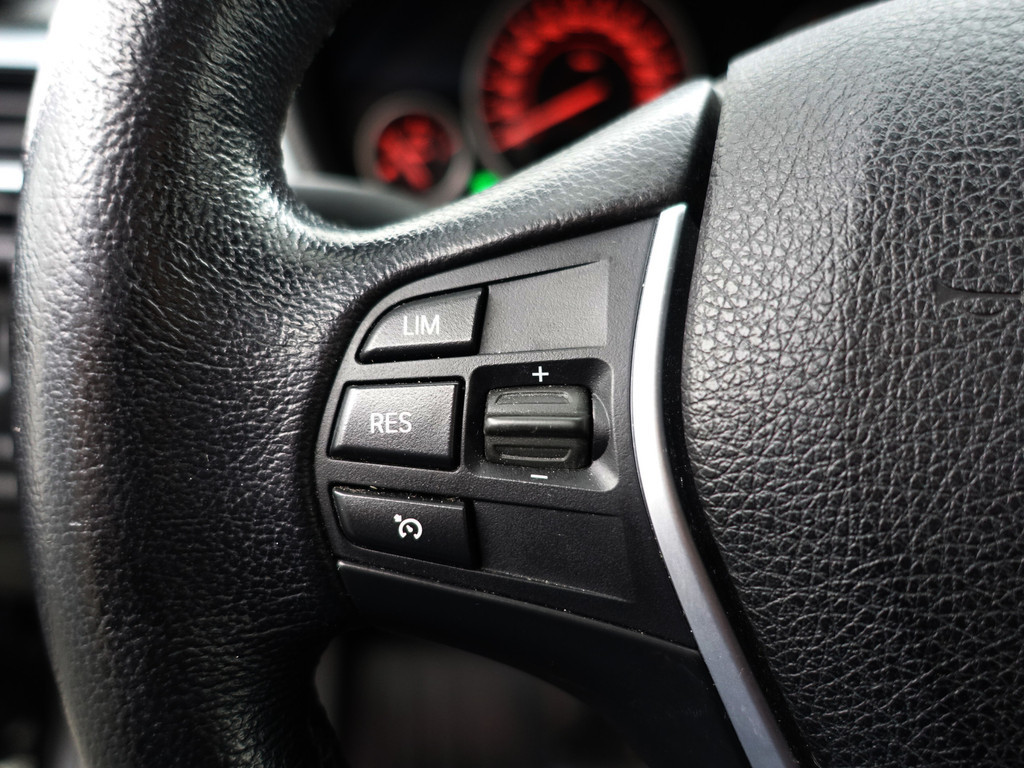 
BMW 3-serie 320d M Sport Aut- Schuifdak, Xenon Led, Sport Interieur, Stoelverwarming, Park Assist, Dynamic Select vol									