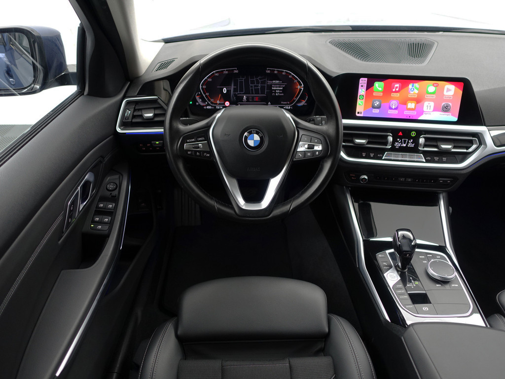 
BMW 3 Serie Touring 320i M Sport Shadowline Aut- Panodak, Xenon Led, CarPlay, Sfeerverlichting, Keyless, Standkachel vol									