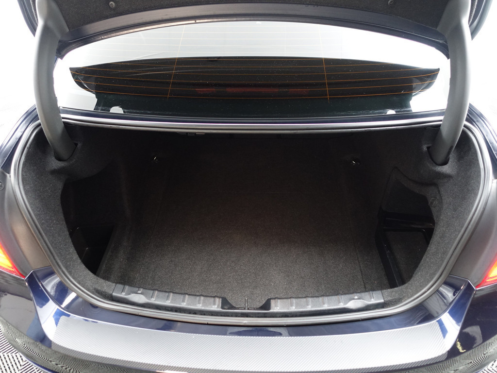 
								BMW 3-serie 320i M Sport Aut- Xenon Led, Park Assist, Sfeerverlichting, Stoelverwarming, Sport Interieur vol									