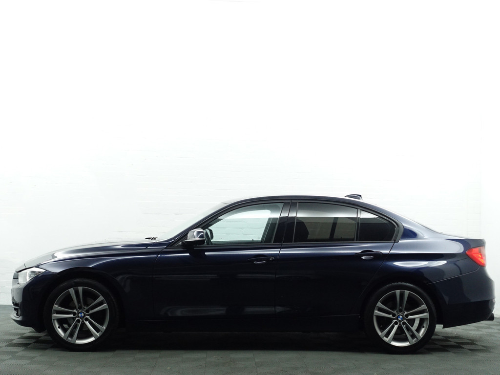 
								BMW 3-serie 320i M Sport Aut- Xenon Led, Park Assist, Sfeerverlichting, Stoelverwarming, Sport Interieur vol									