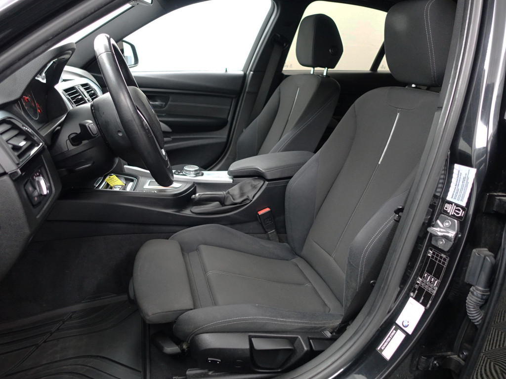 
BMW 3-serie 320d M Sport Aut- Schuifdak, Xenon Led, Sport Interieur, Stoelverwarming, Park Assist, Dynamic Select vol									