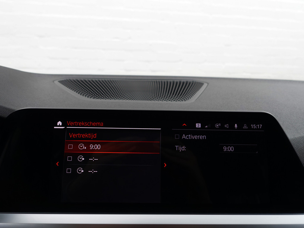 
BMW 3 Serie Touring 320i M Sport Shadowline Aut- Panodak, Xenon Led, CarPlay, Sfeerverlichting, Keyless, Standkachel vol									