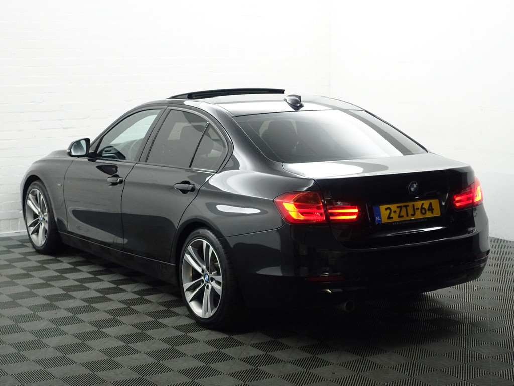 
BMW 3-serie 320d M Sport Aut- Schuifdak, Xenon Led, Sport Interieur, Stoelverwarming, Park Assist, Dynamic Select vol									