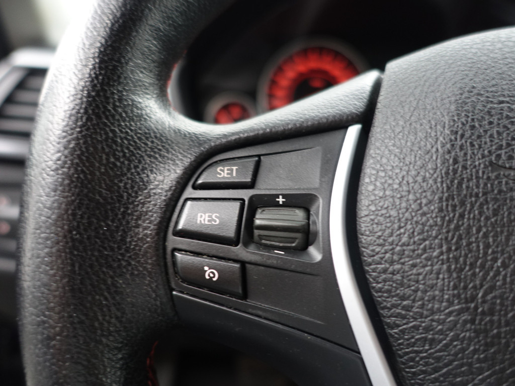 
								BMW 3-serie 320i M Sport Aut- Xenon Led, Park Assist, Sfeerverlichting, Stoelverwarming, Sport Interieur vol									
